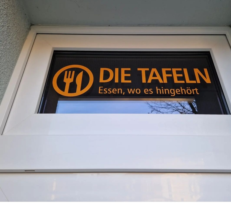 Die Tafel in Böblingen: Mönig Immobilienmanagement GmbH geht mit Spende in den Winter 2022